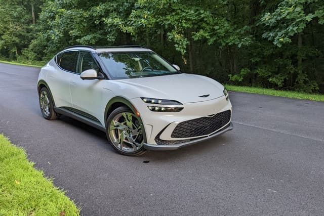 10 Best Features of the 2023 Genesis GV60 