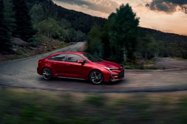 10 Best Cheap Cars With Good Gas Mileage