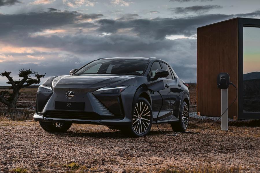 10 Best Features of the 2023 Lexus RZ 450e