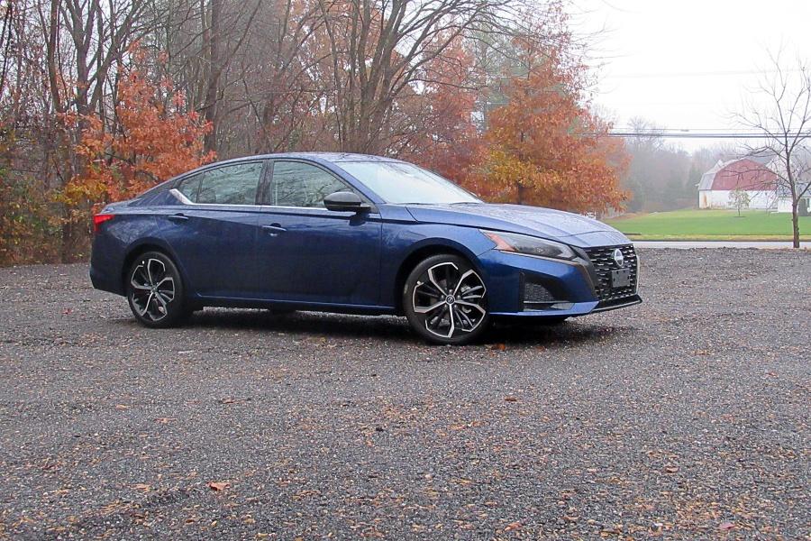 10 Best Features of the 2023 Nissan Altima