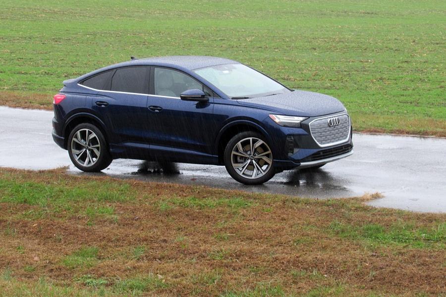 10 Best Features of the 2023 Audi Q4 e-tron