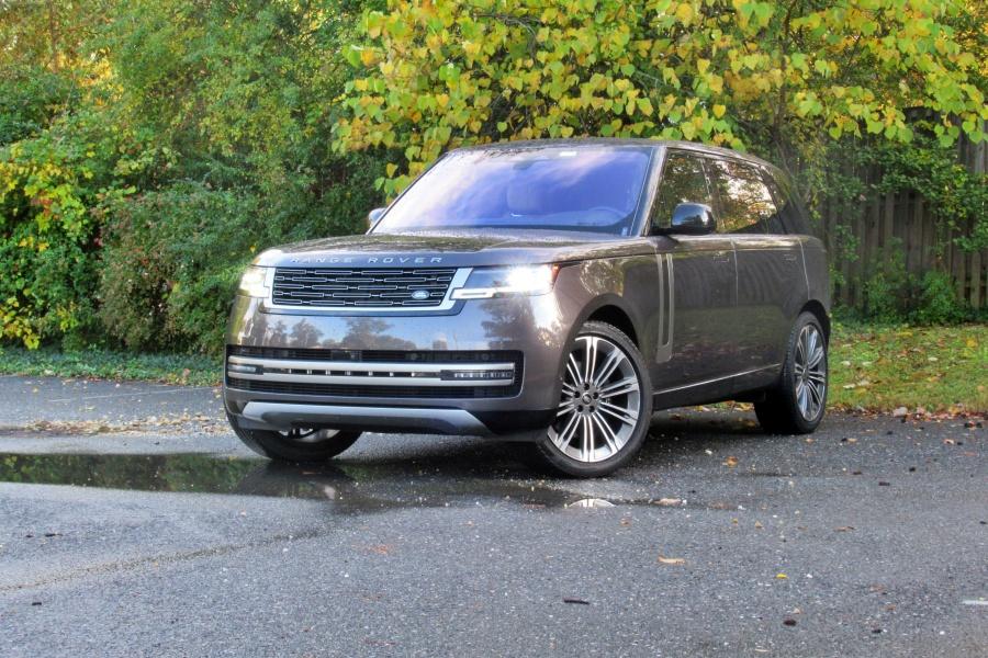 10 Best Features of the 2023 Land Rover Range Rover
